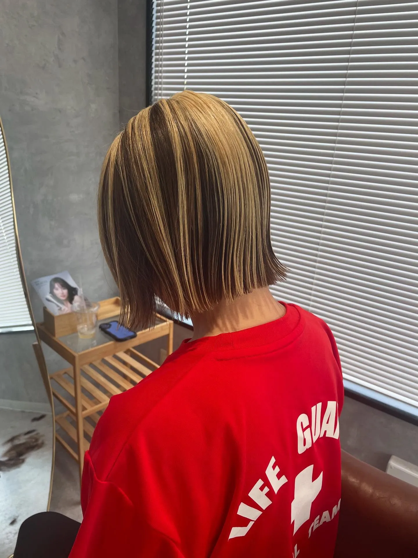 ぱつっとボブとアンブレラ